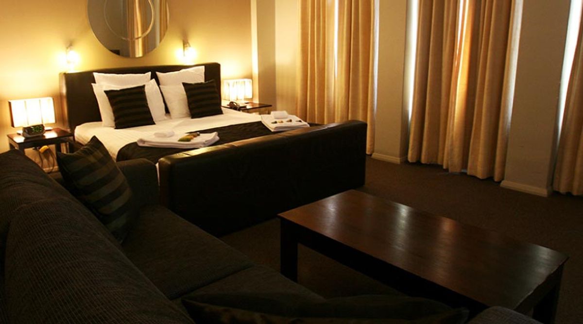 Clarendon Hotel thumbnail 10