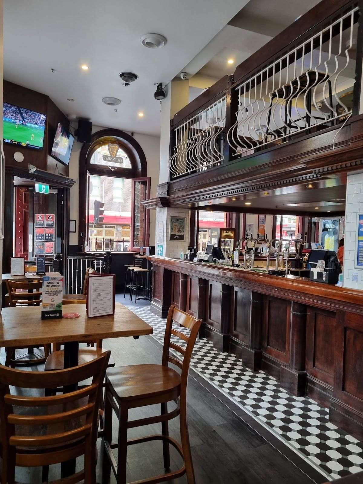 3 Wise Monkeys Pub thumbnail 5
