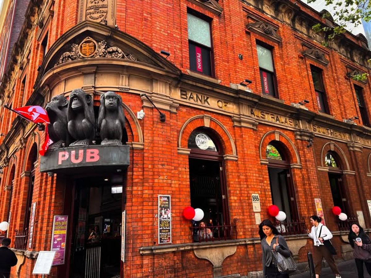 3 Wise Monkeys Pub thumbnail 6