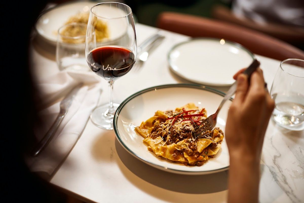 De Vine Food & Wine thumbnail 2