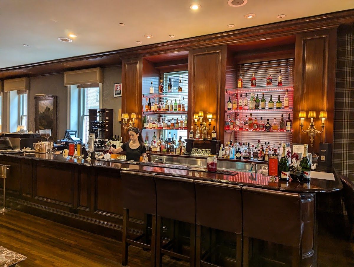 Highlander Whisky Bar thumbnail 4