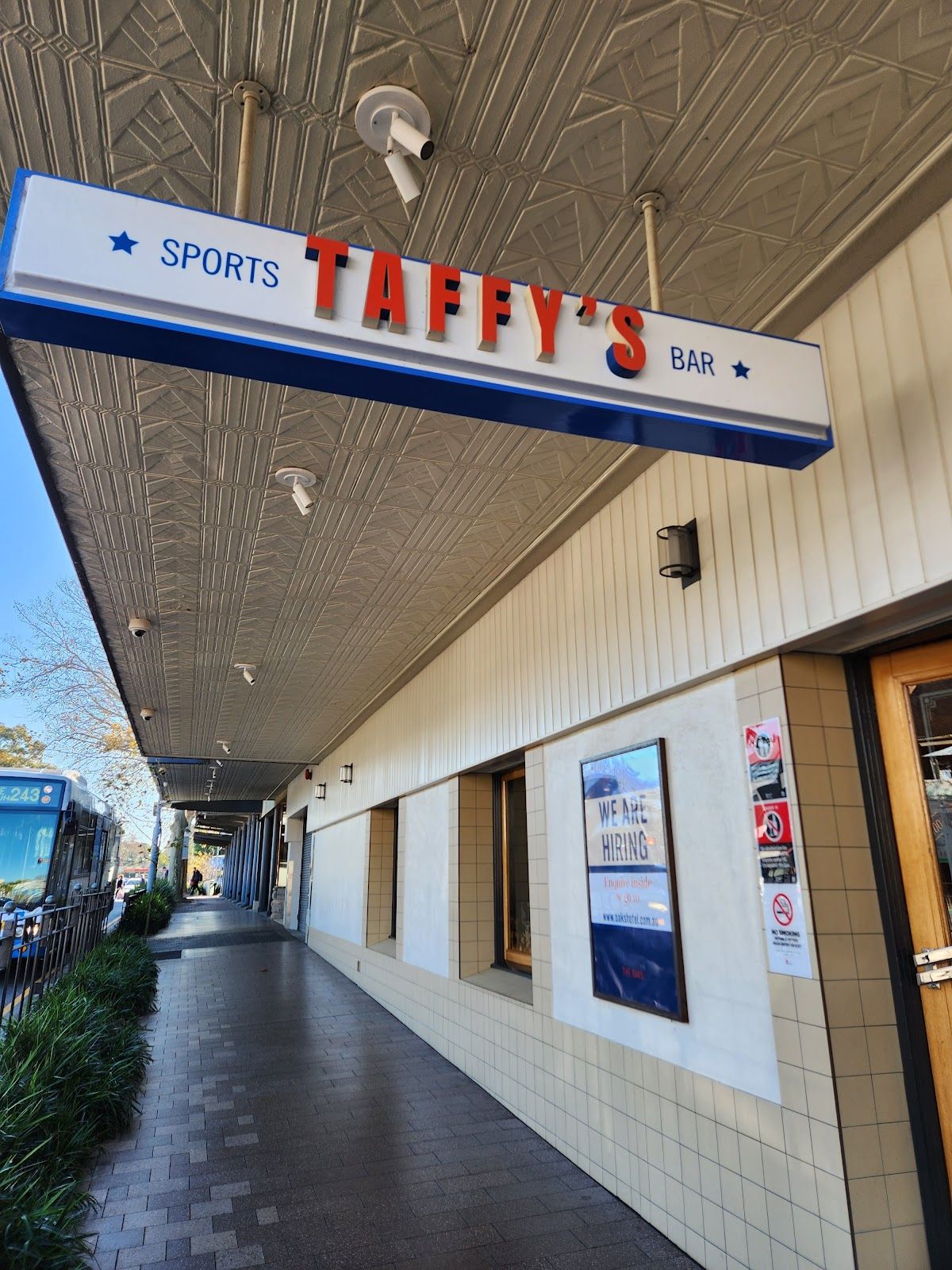 Taffy's Sports Bar thumbnail 3