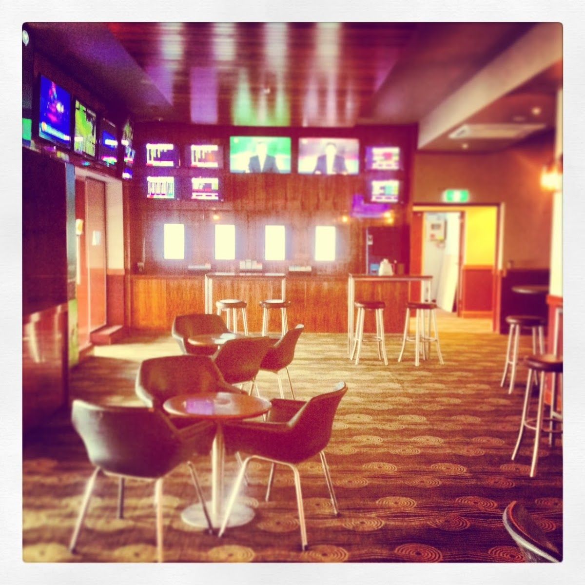 Kingsgrove Hotel thumbnail 3
