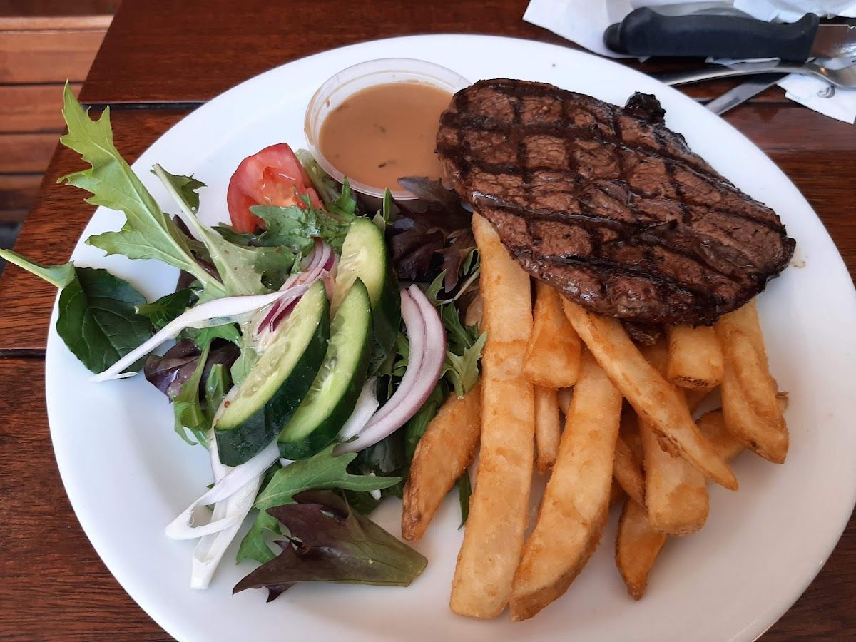 Kingsgrove Hotel thumbnail 2