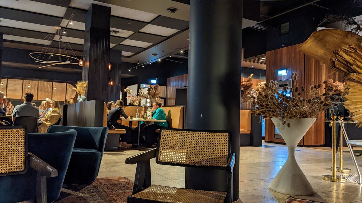 Railway Hotel Gosford Bar & Steakhouse thumbnail 9