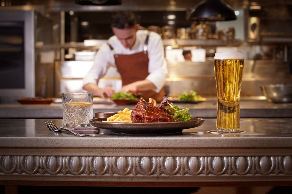 Railway Hotel Gosford Bar & Steakhouse thumbnail 2