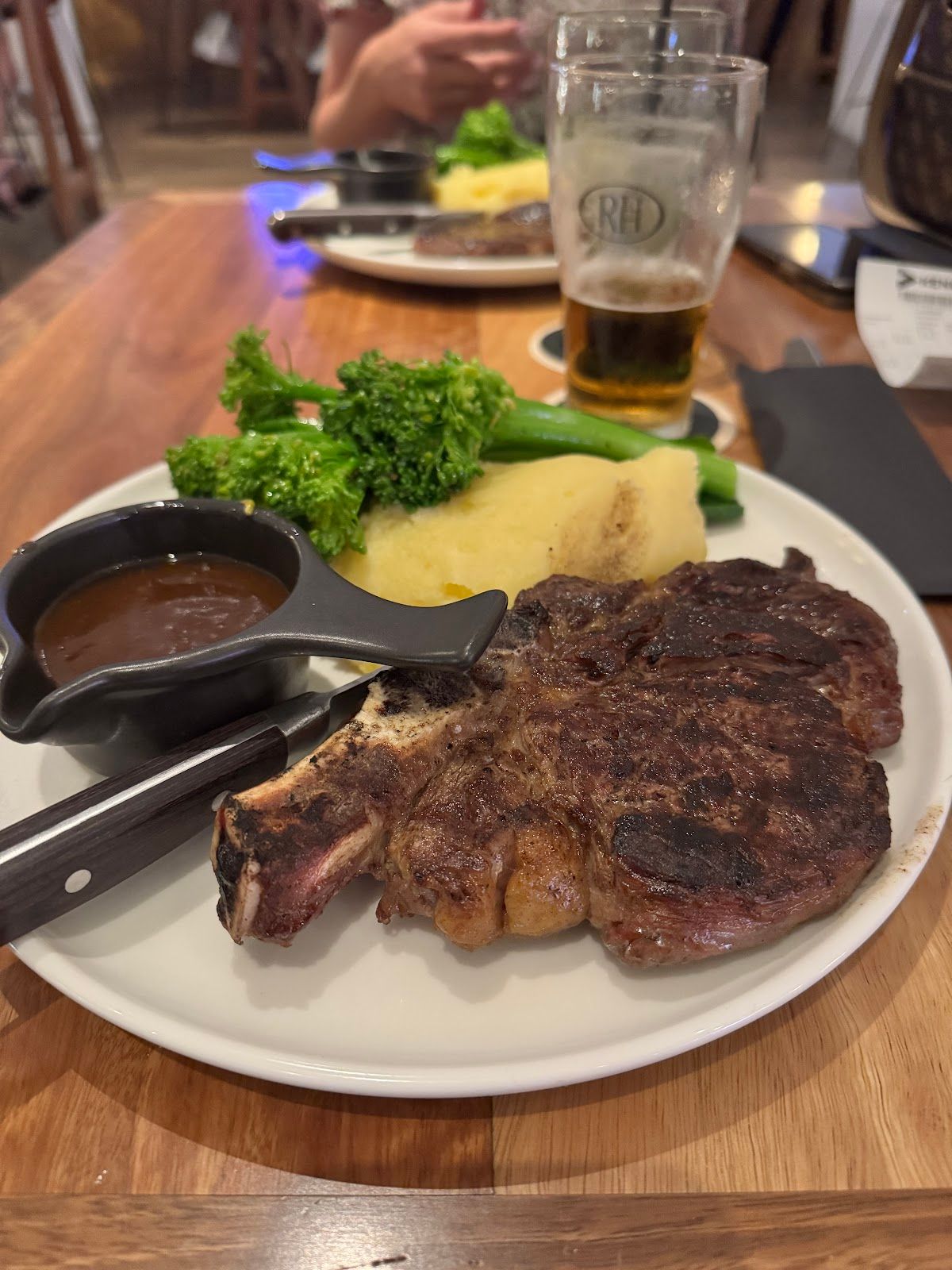 Railway Hotel Gosford Bar & Steakhouse thumbnail 4