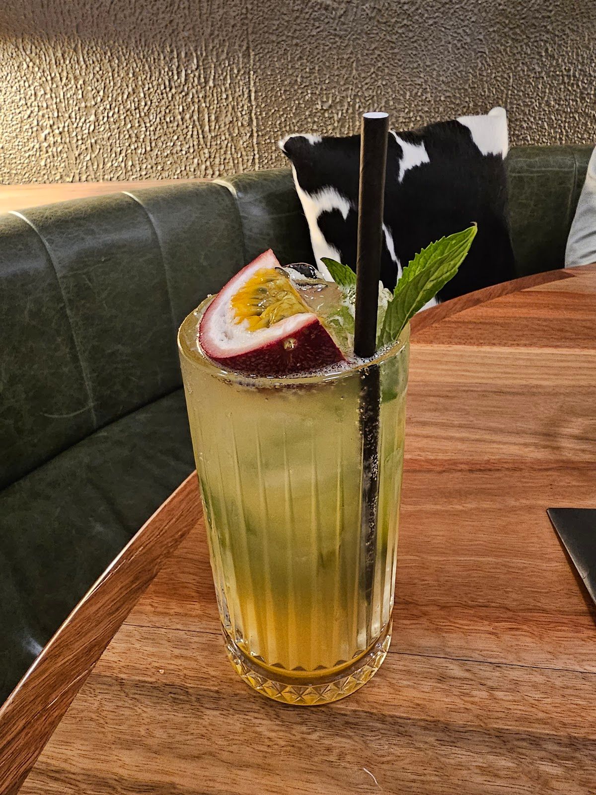Railway Hotel Gosford Bar & Steakhouse thumbnail 3