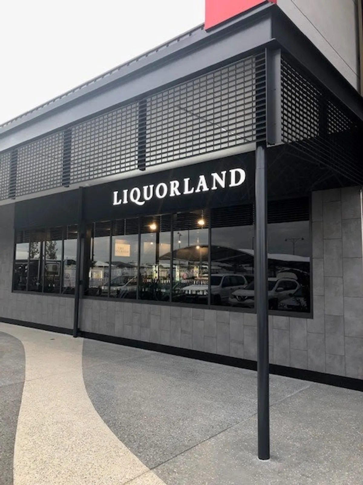 Liquorland Whiteman Edge - Bar image