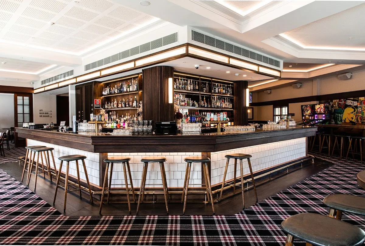 Photo of The Robin Hood Hotel, one of the top bars in Waverley