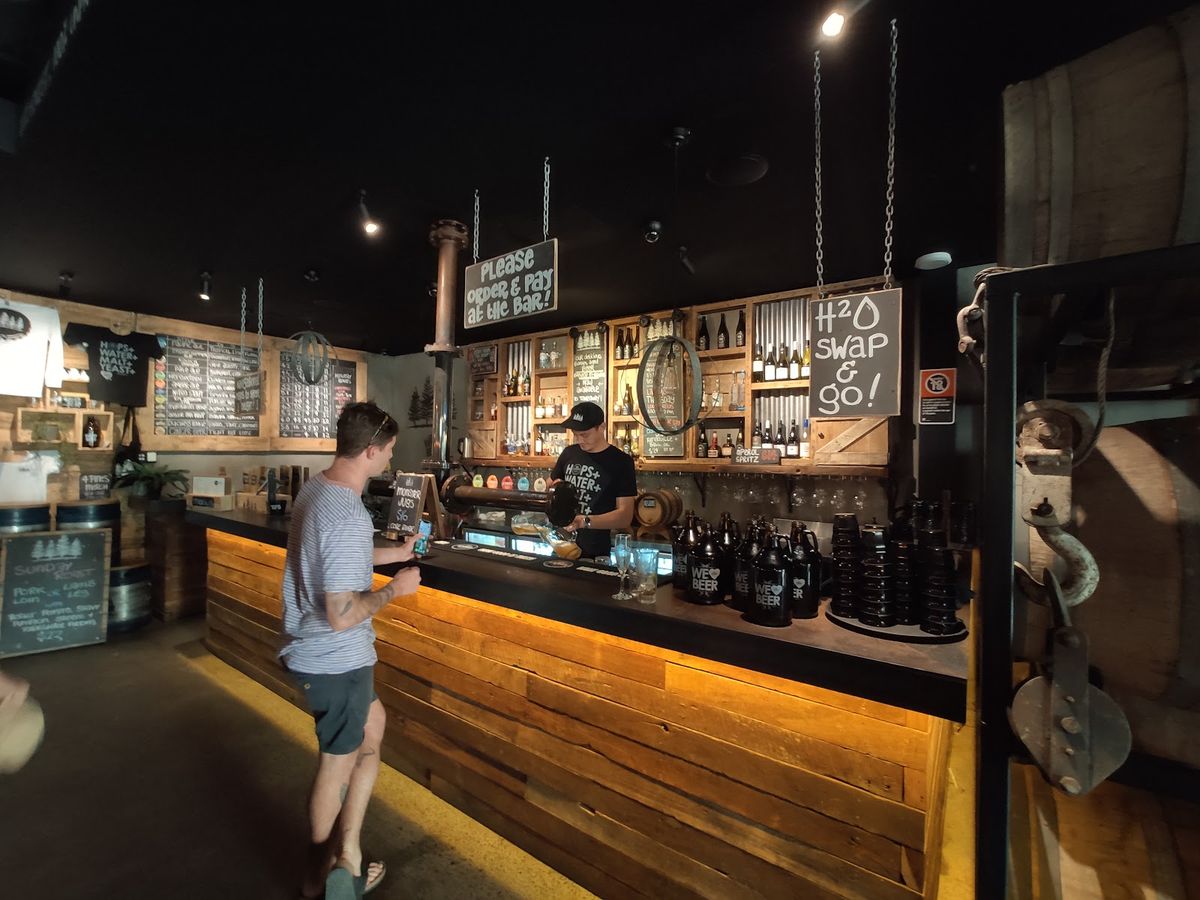 4 Pines Public House Newport thumbnail 5