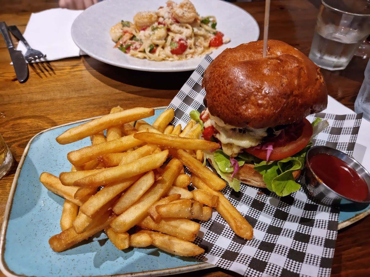 The Duck Inn Pub & Kitchen thumbnail 7