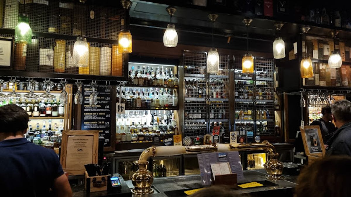 Websters Bar Newtown thumbnail 8