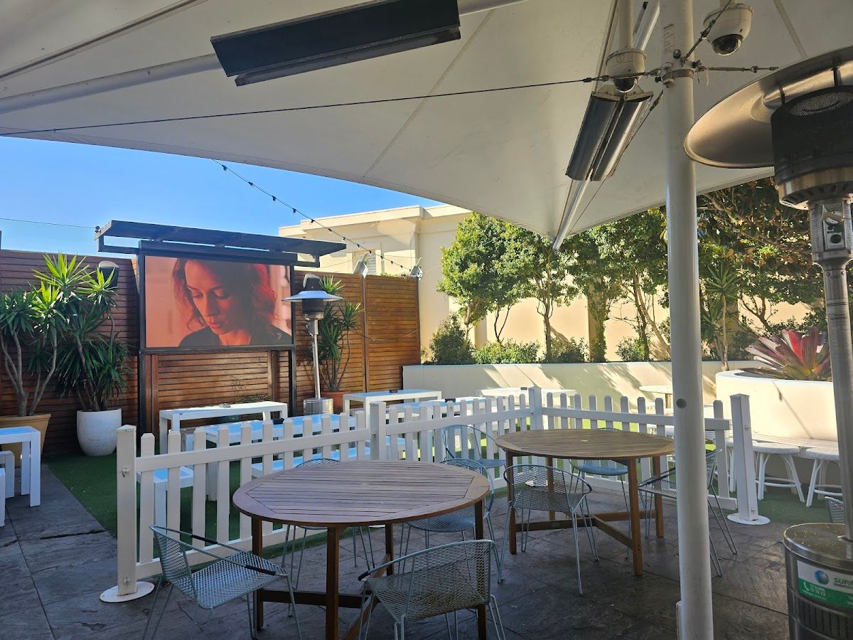 Clovelly Hotel thumbnail 6