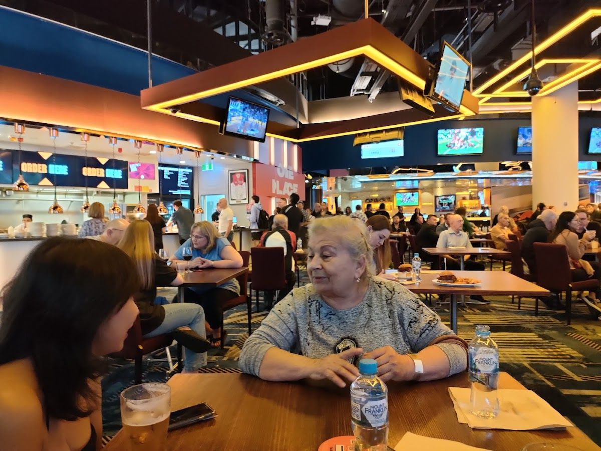 Sports Bar thumbnail 3