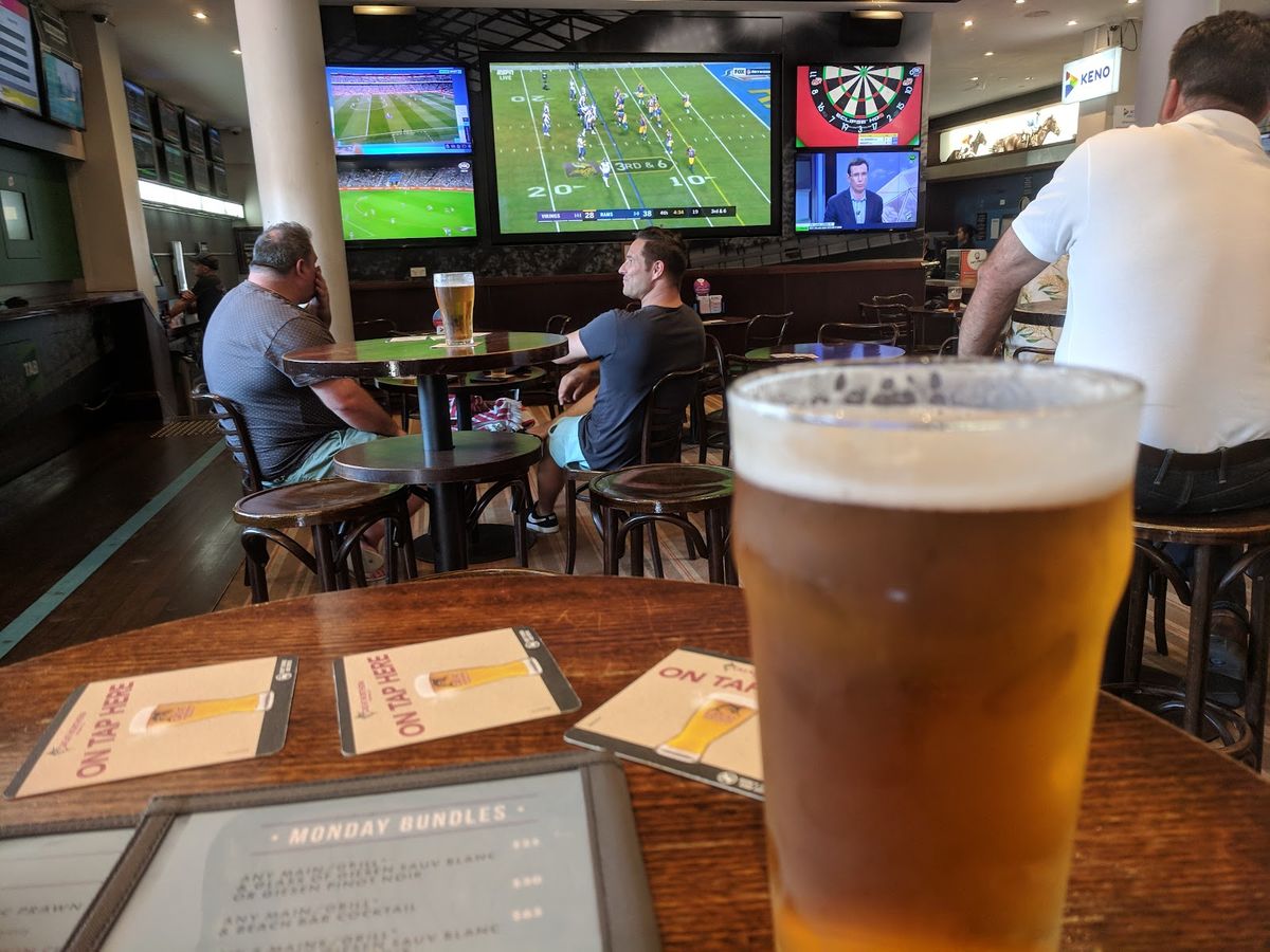 Sports Bar thumbnail 2
