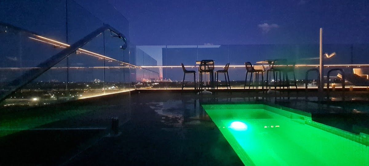 Skye Lounge thumbnail 3