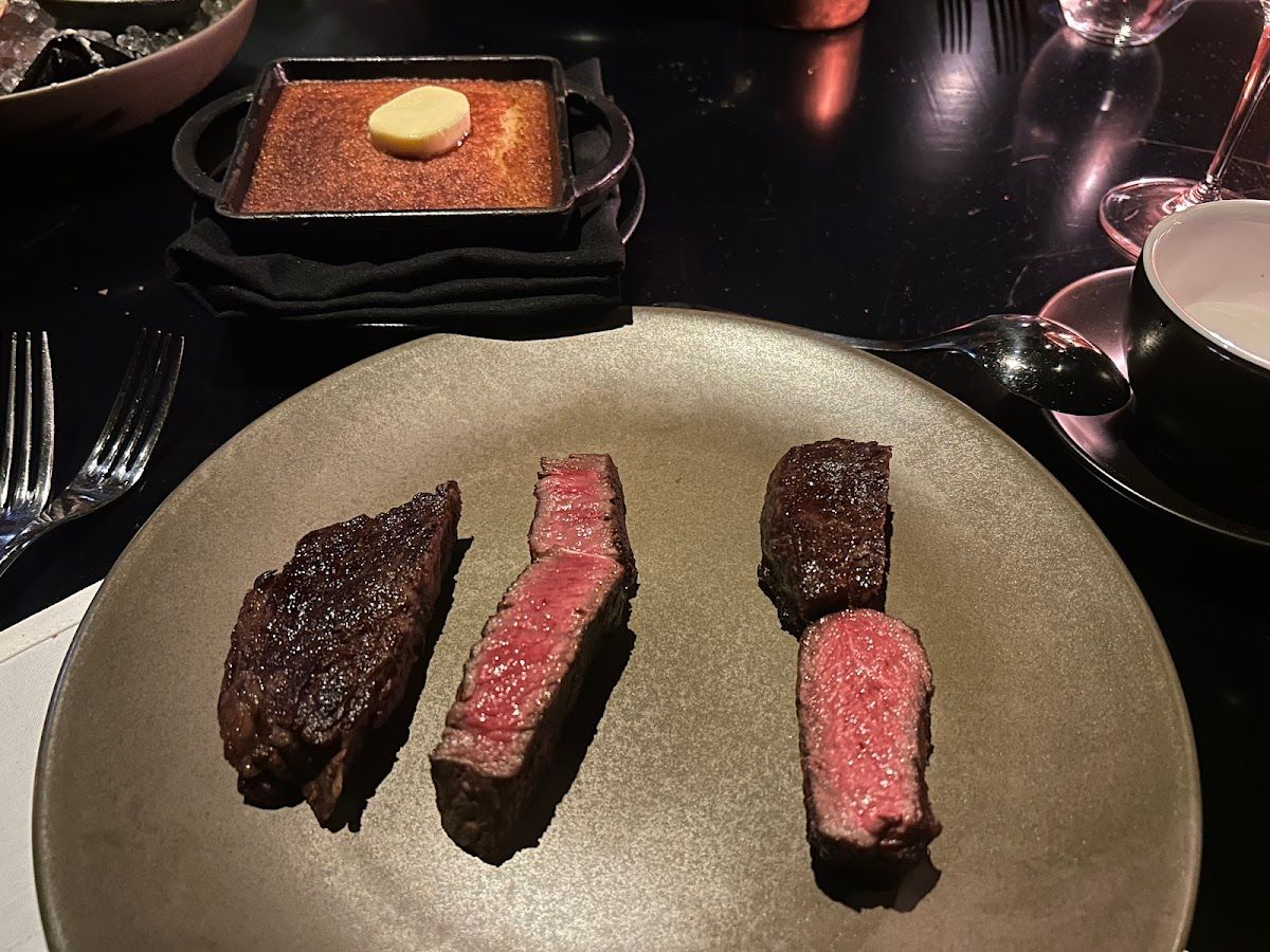 BLACK Bar & Grill thumbnail 8