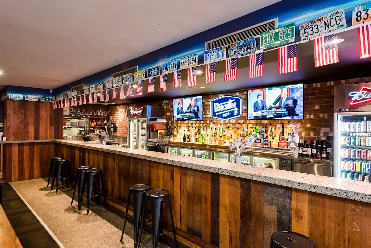 Varsity Nedlands - Bar image