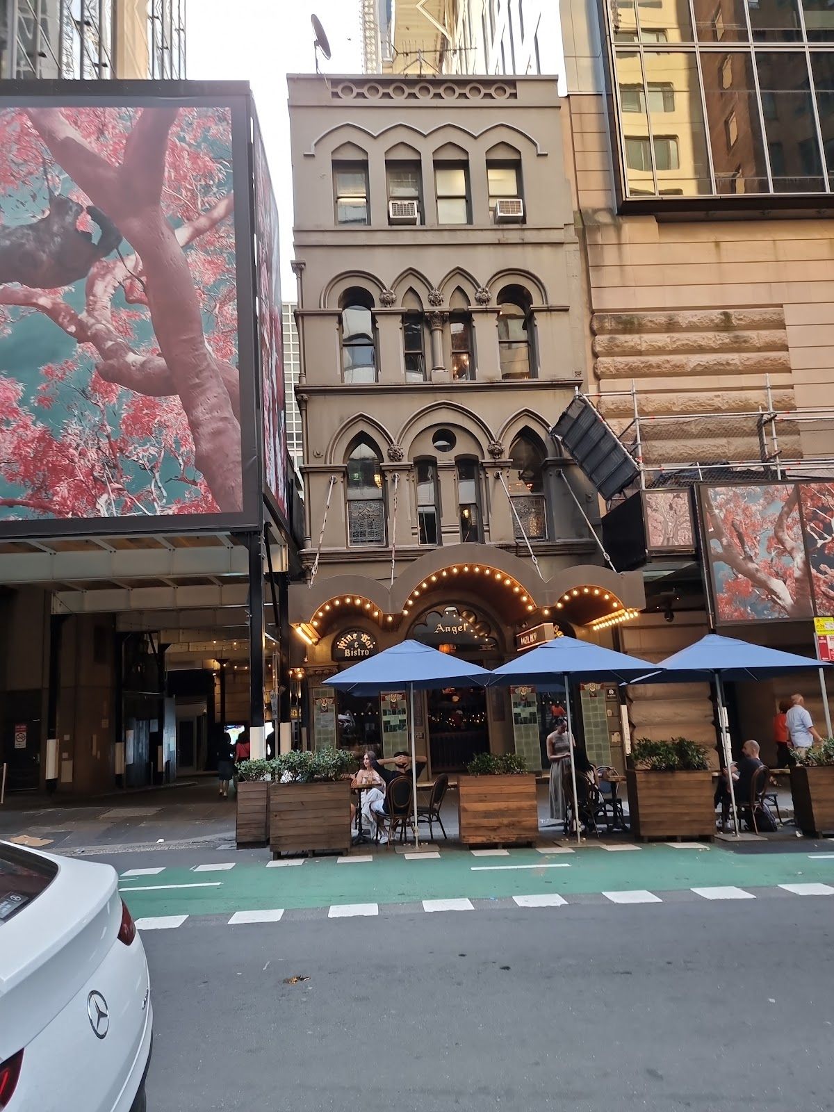 Angel Hotel thumbnail 7
