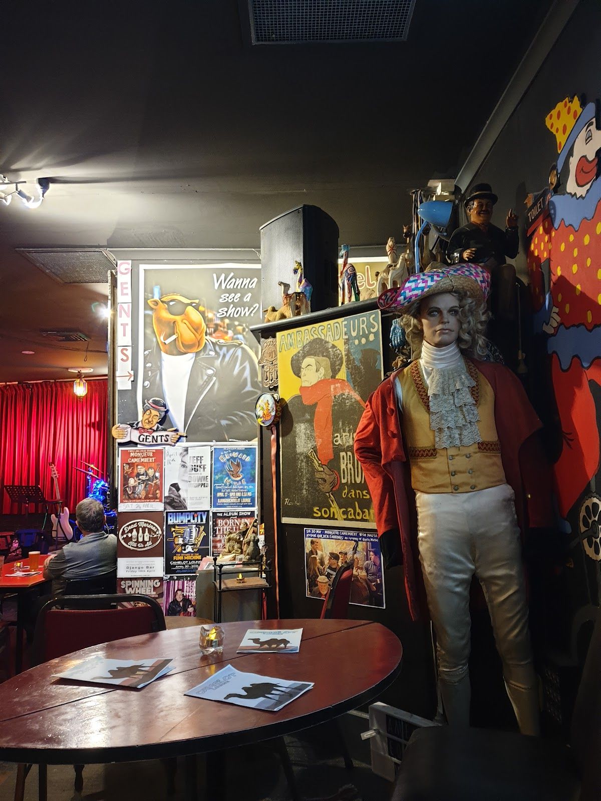 Camelot Lounge thumbnail 3