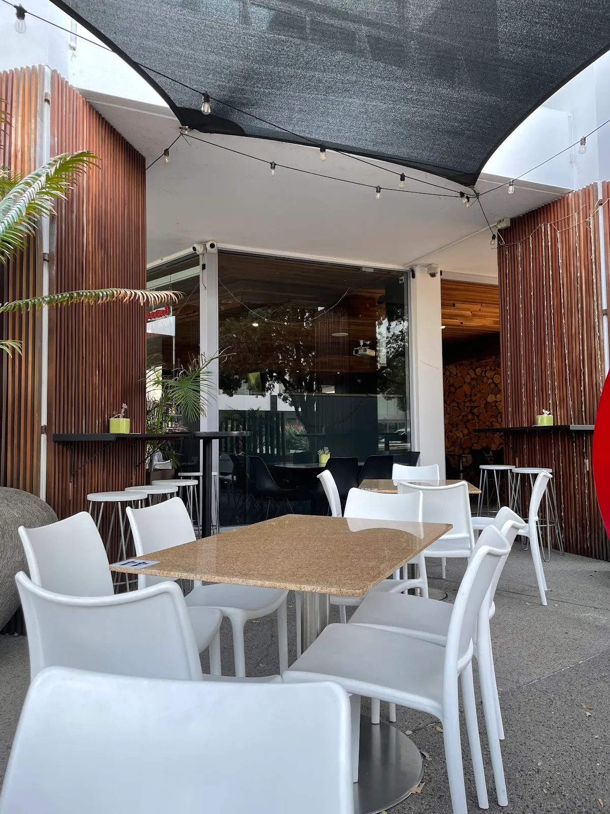 Darren's Small Bar - Bar image