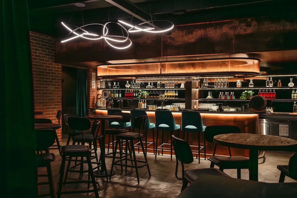 Six-Tricks Distilling Co. - Bar image
