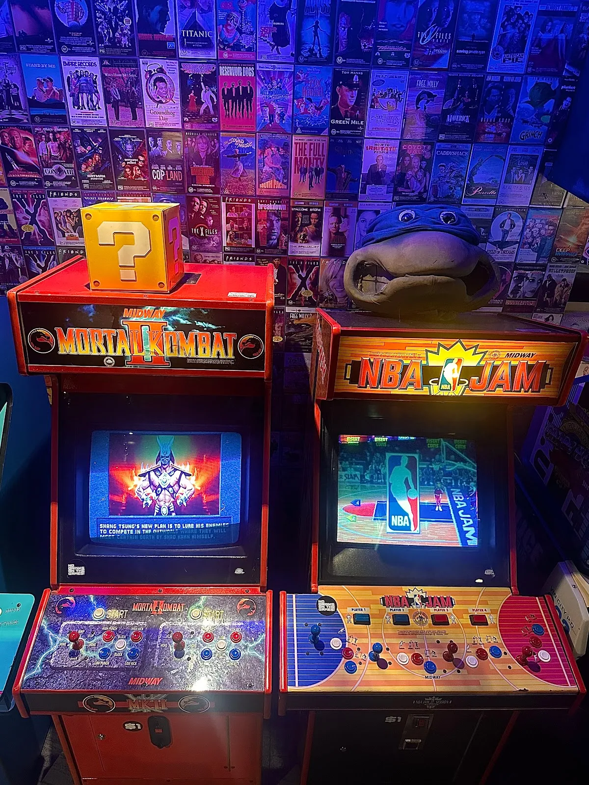 Astro's Arcade Bar - Bar image
