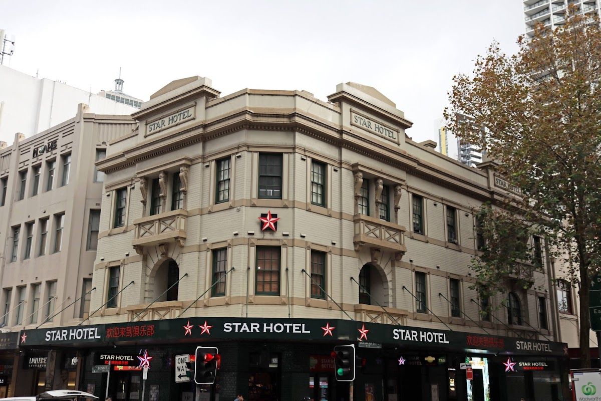 Star Hotel thumbnail 3