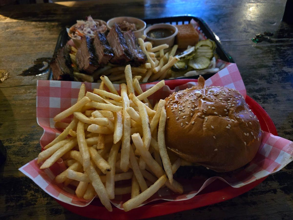 Surly's American Tavern thumbnail 4