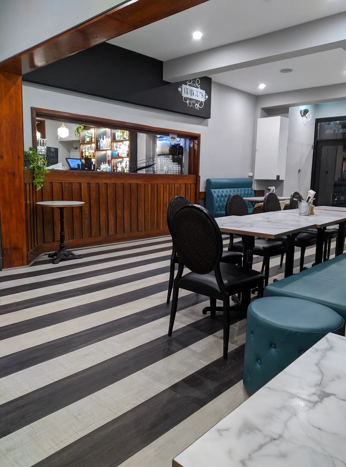 The Stirling Arms Hotel - Bar image