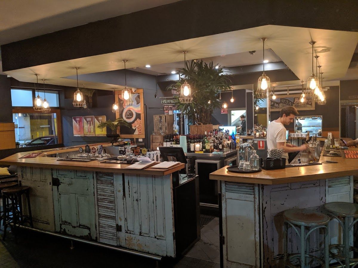 Lord Raglan Hotel thumbnail 9