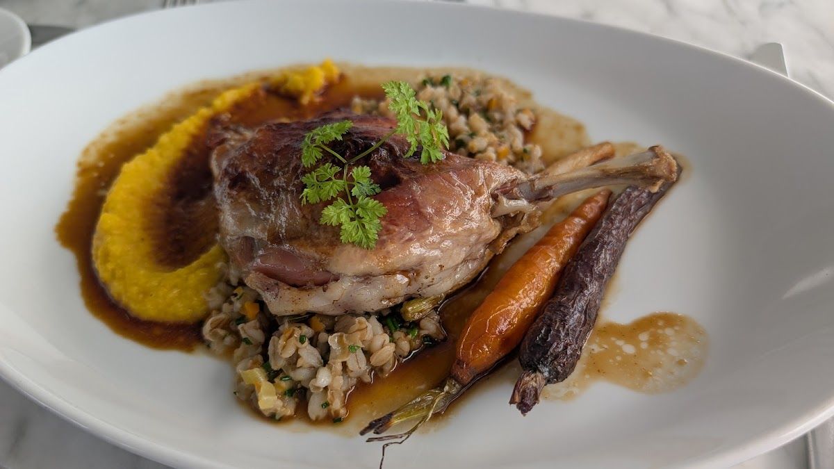Vela Dining & Bar thumbnail 10