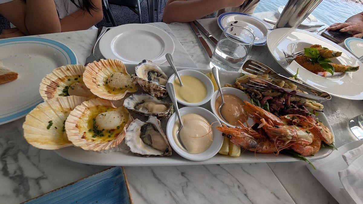 Vela Dining & Bar thumbnail 9