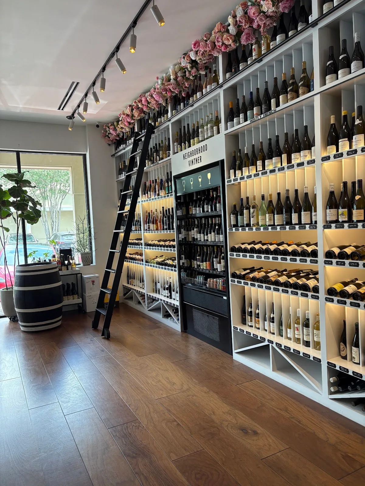 Neighborhood Vintner - Bar image