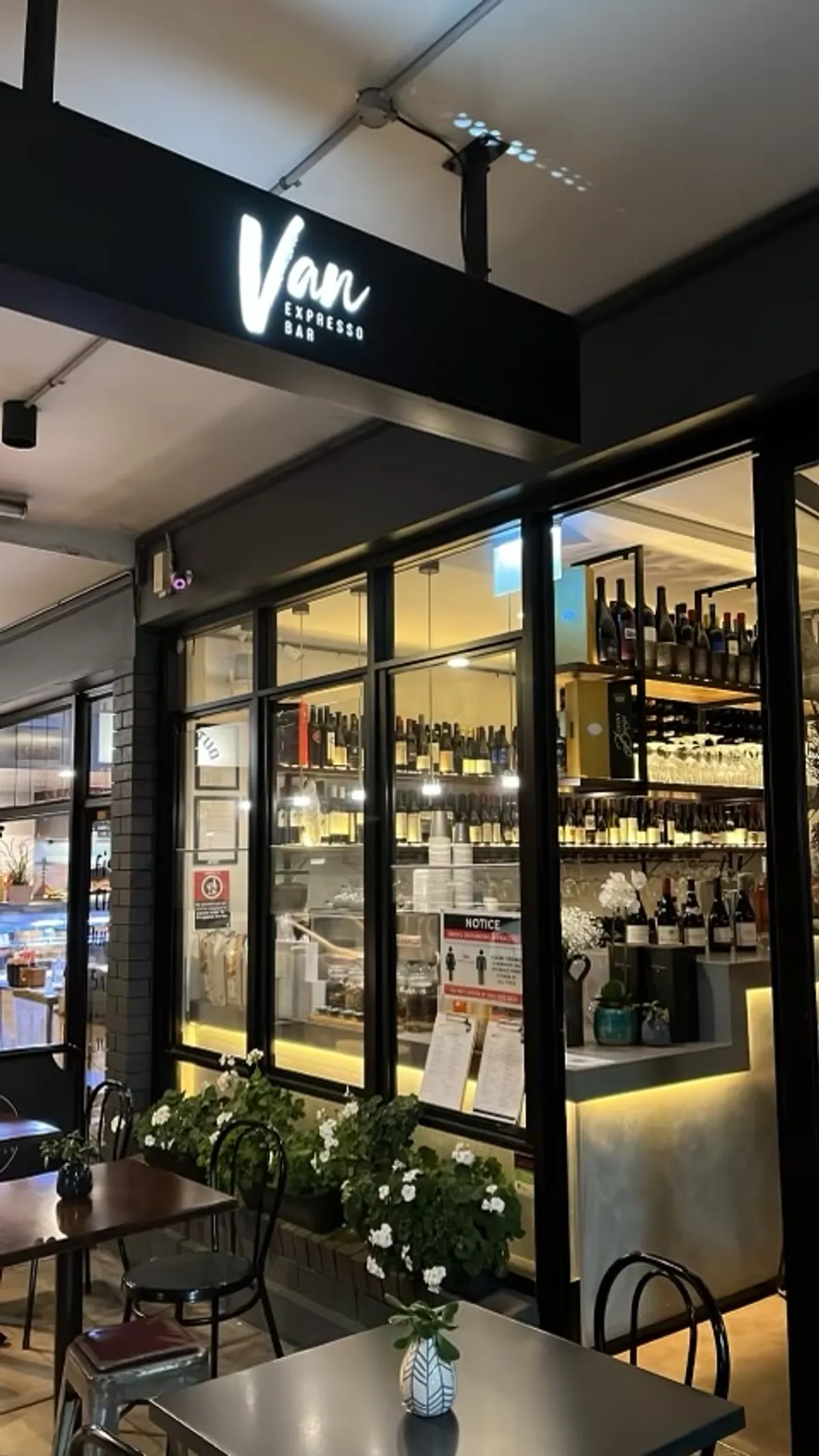 Photo of Van Expresso Bar, one of the top bars in Coogee