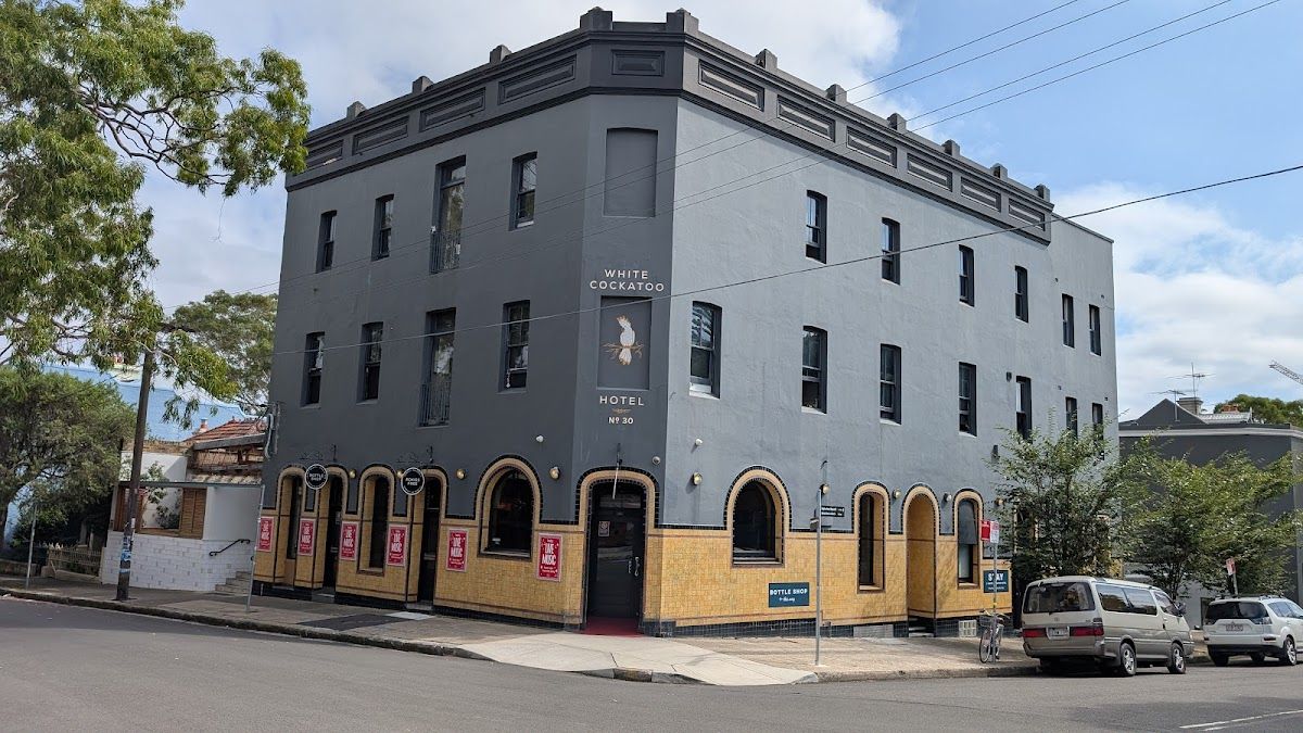 White Cockatoo Hotel thumbnail 5