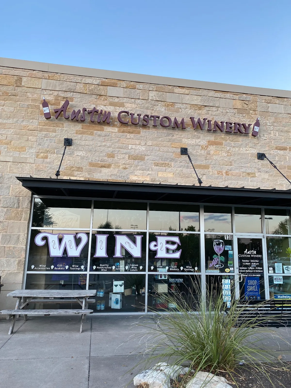 Austin Custom Winery - Bar image