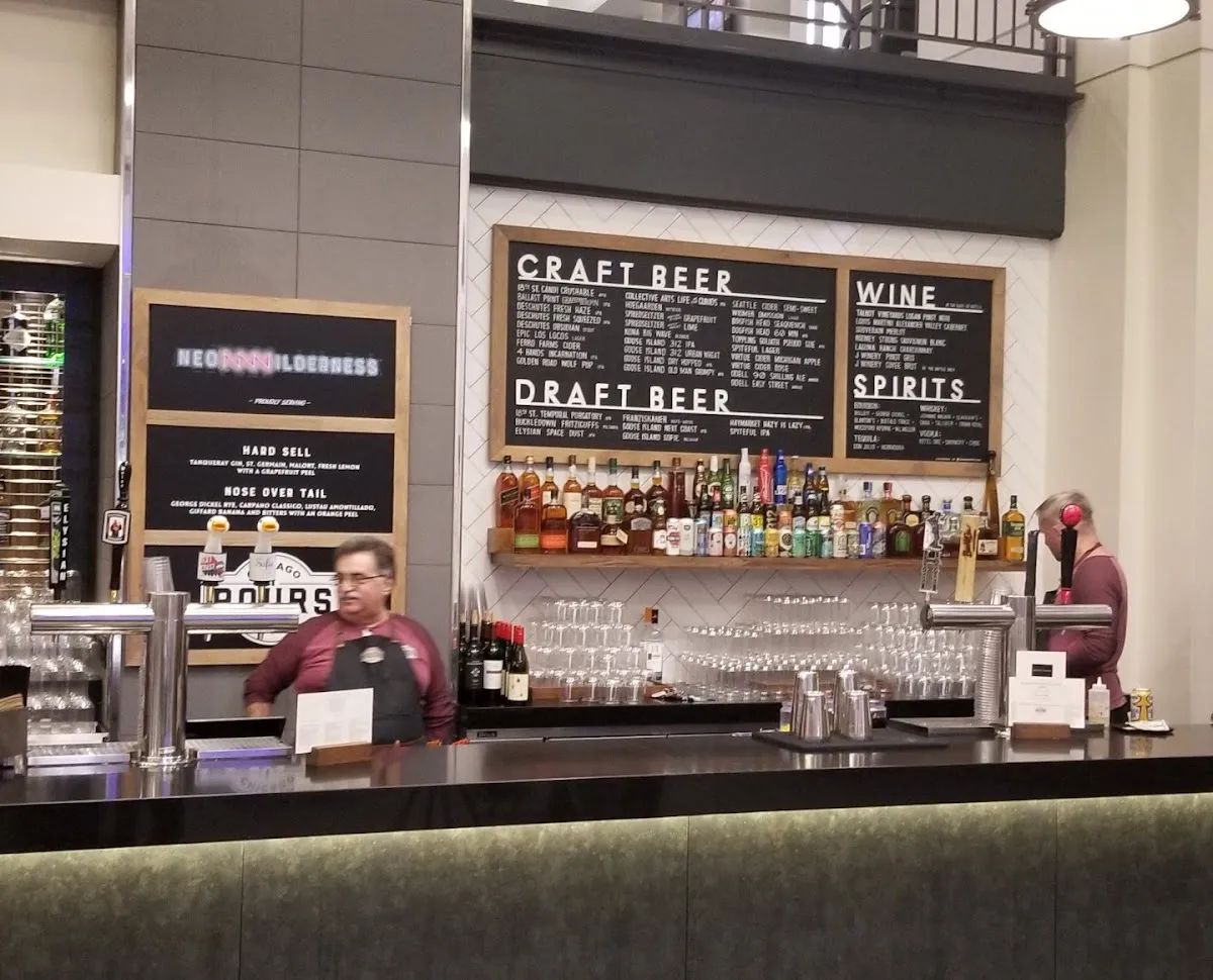 Clark Street Sports Bar - Bar image