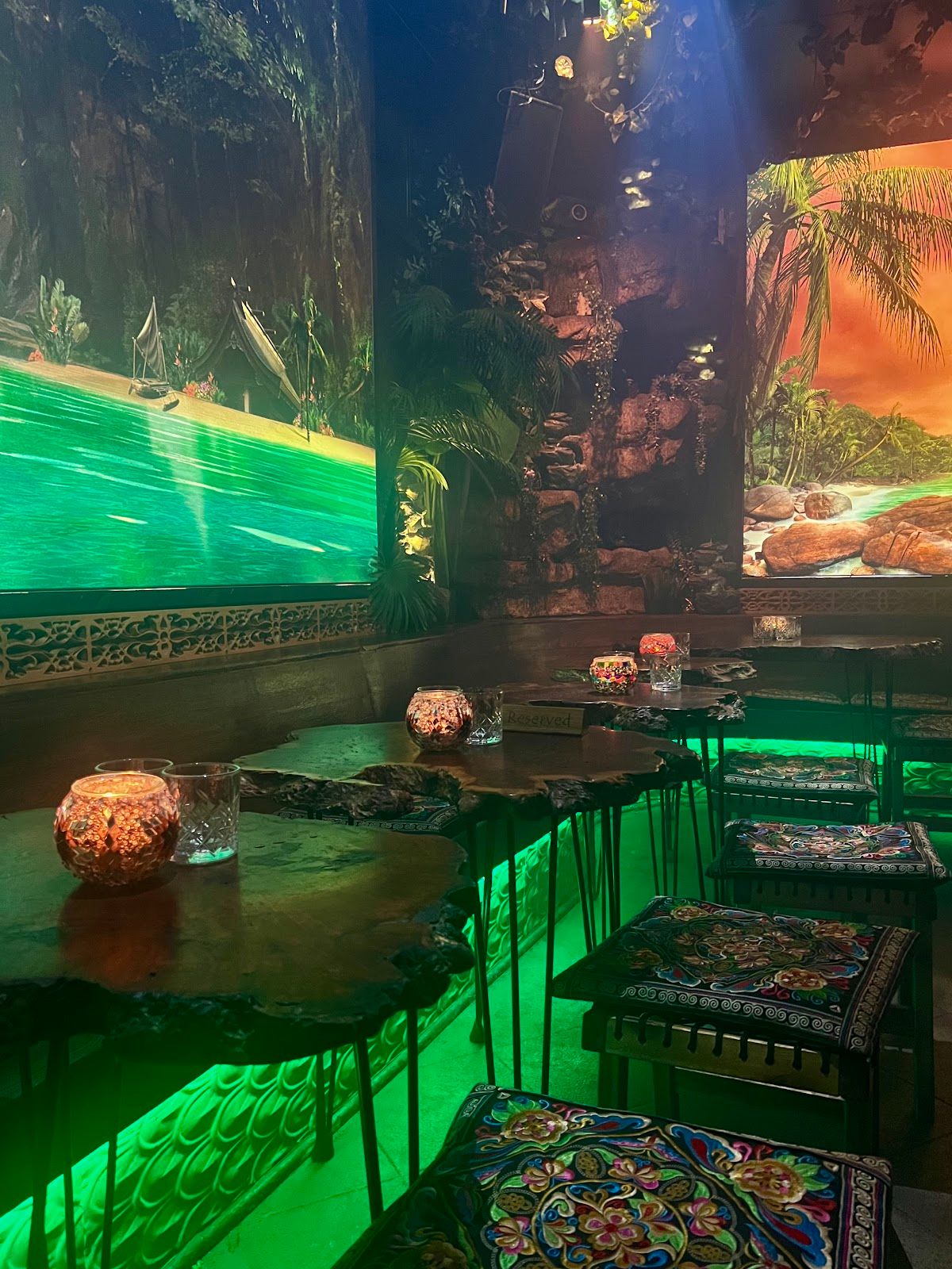 Baby Dragon Bar Newtown thumbnail 2