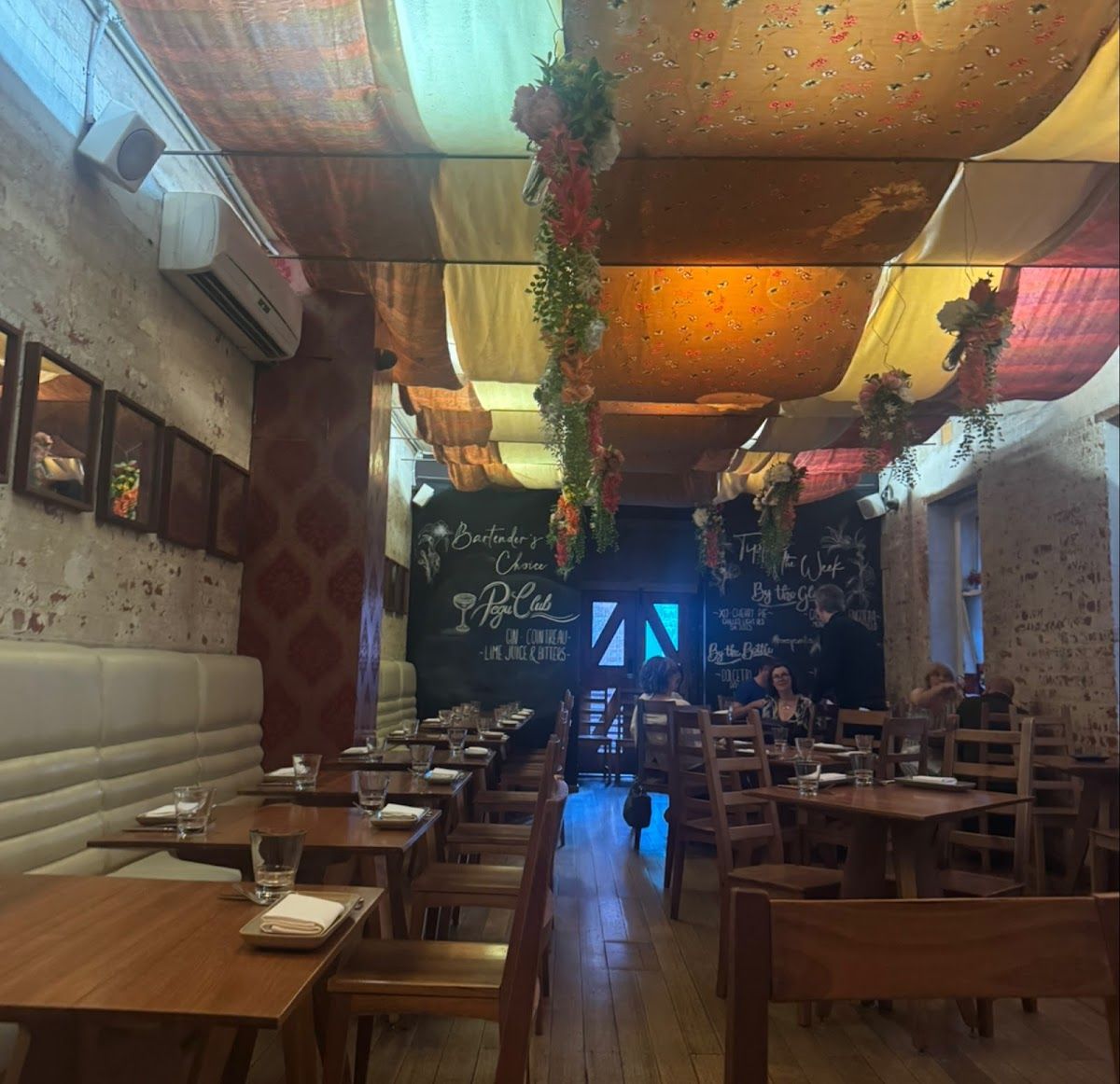 Seamstress Restaurant and Bar thumbnail 4