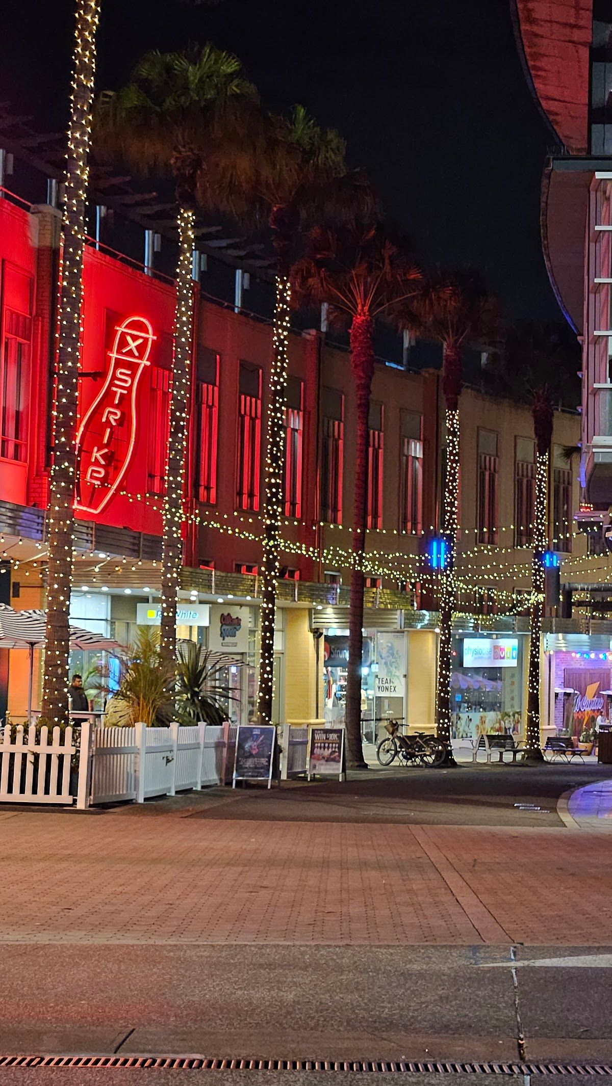 B. Lucky & Sons Entertainment Quarter thumbnail 9