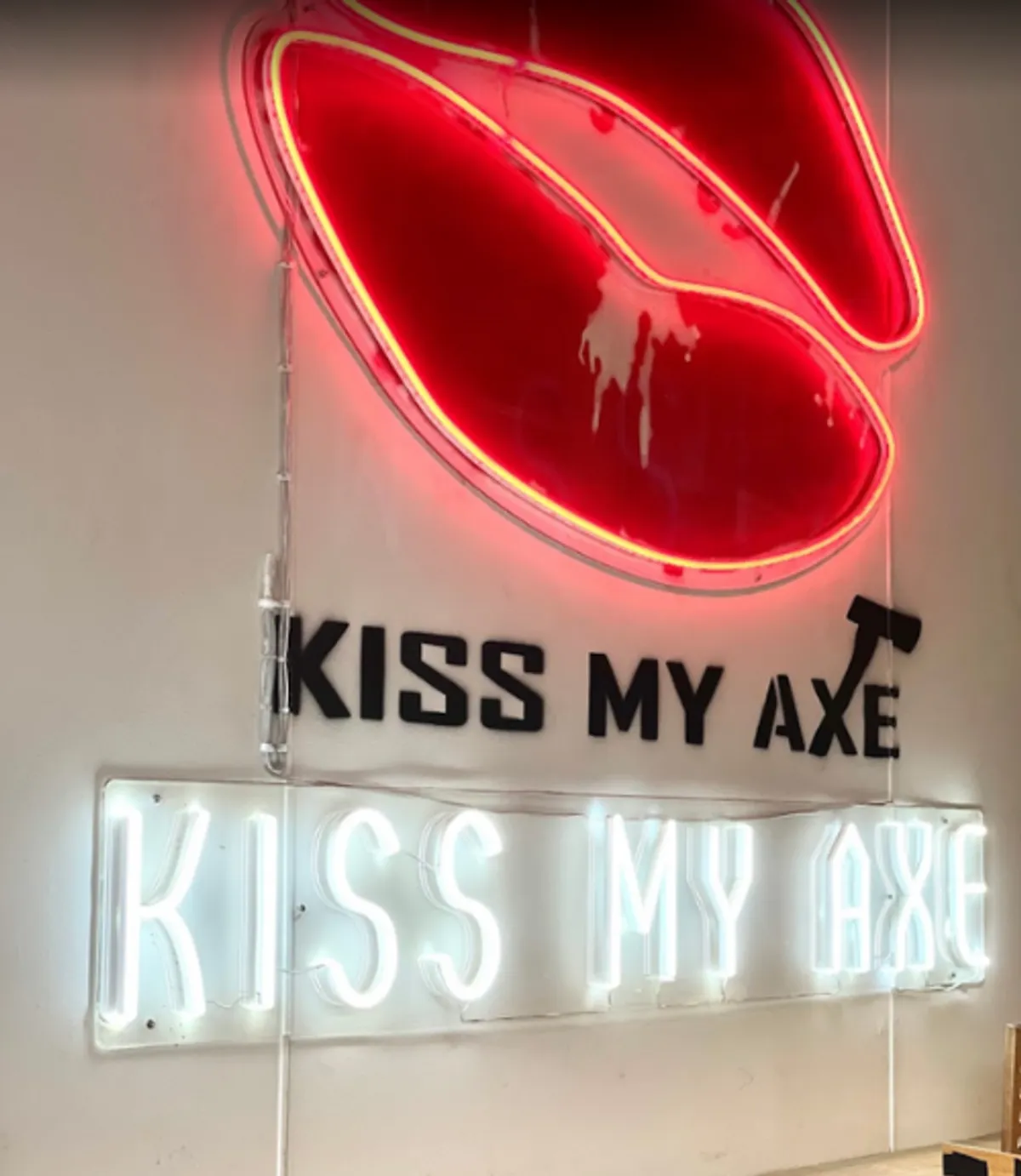 Kiss My Axe - Axe throwing Brookvale - Bar image