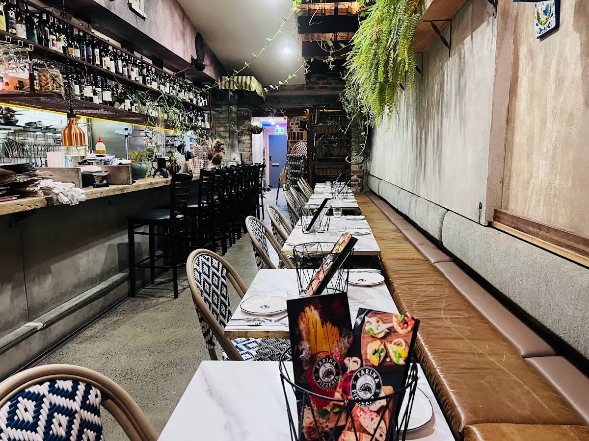 Farina Pizzeria Roseville - Bar image