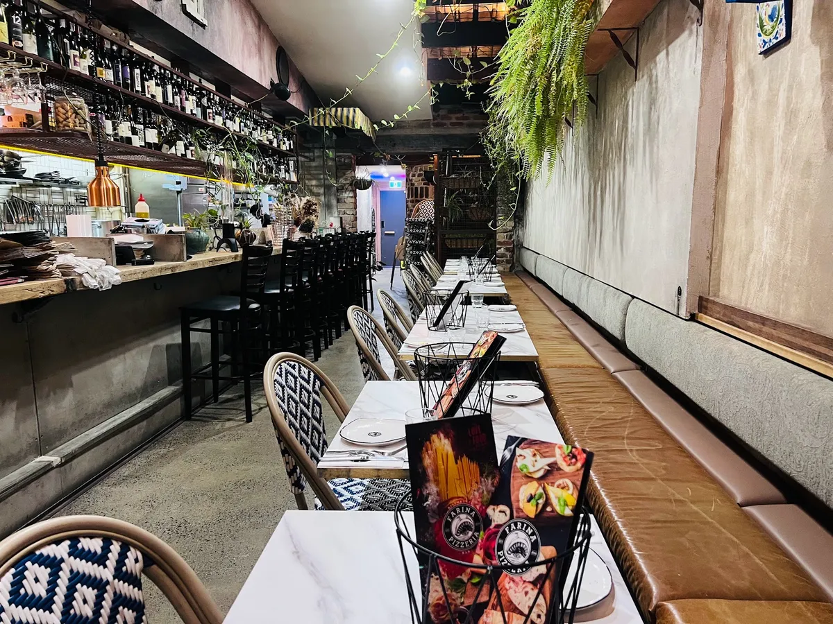 Photo of Farina Pizzeria Roseville, one of the top bars in Roseville Chase