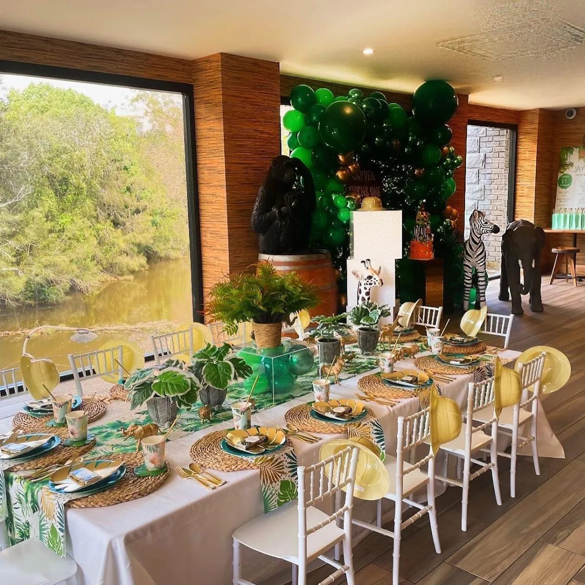 The Sunken Monkey Hotel - Bar image