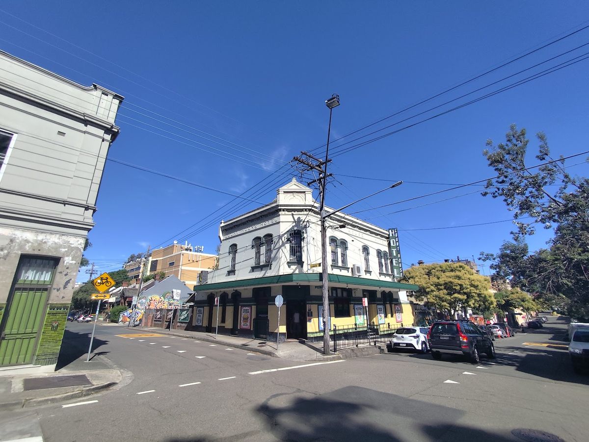 Courthouse Hotel thumbnail 4