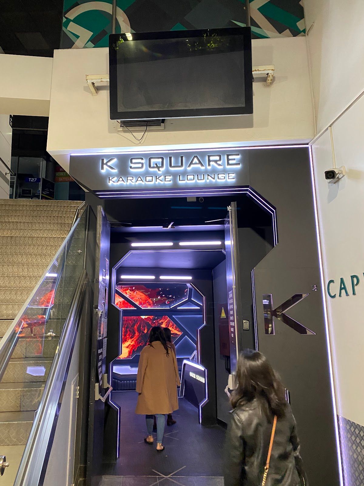 K Square Karaoke Lounge thumbnail 3
