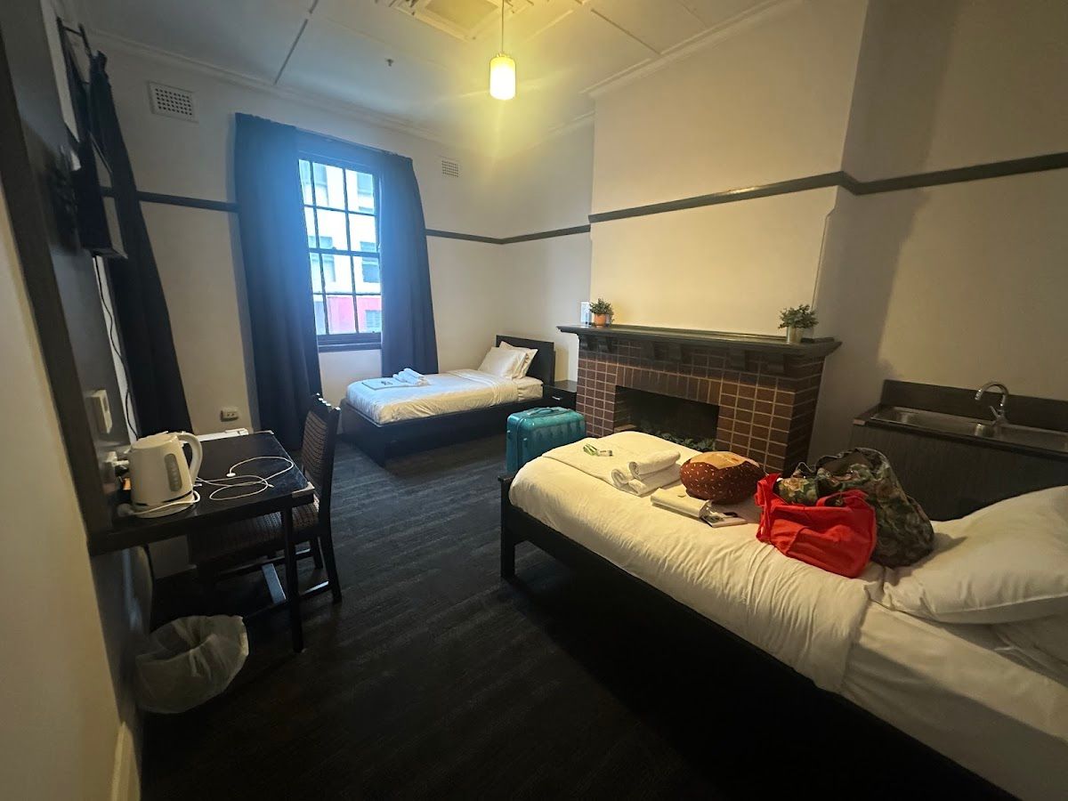 Royal Hotel Ryde thumbnail 3