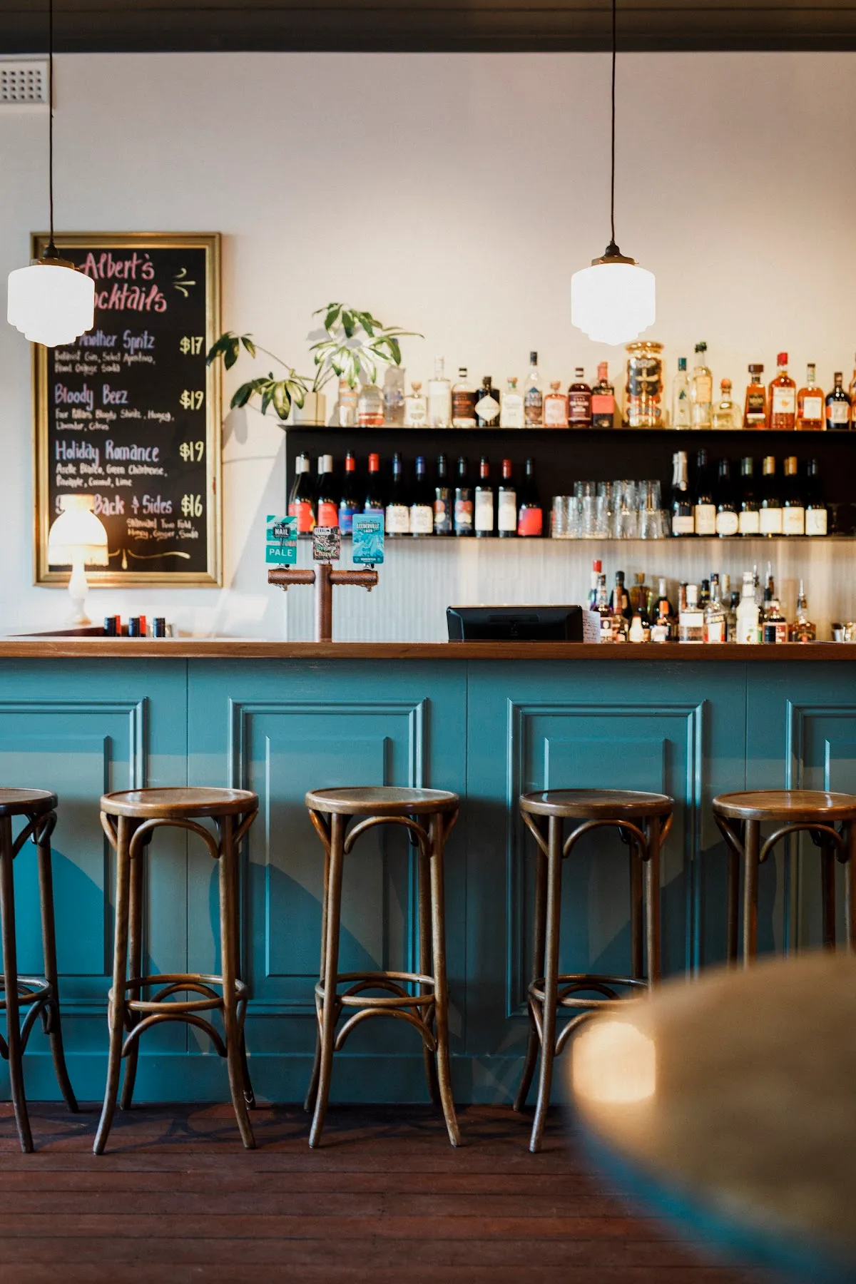 Albert's Respite and Refreshments - Bar image